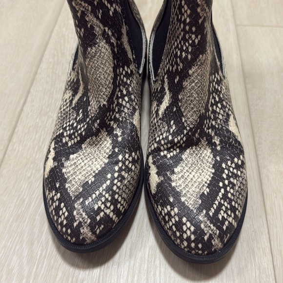 Steve Madden Devan Faux Snake Skin Ankle Boots - Picture 6 of 11